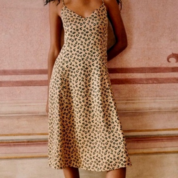 Sezane Dresses & Skirts - Sezane satin midi dress